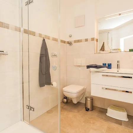 Lindenstrasse 41 Gele Ginster *